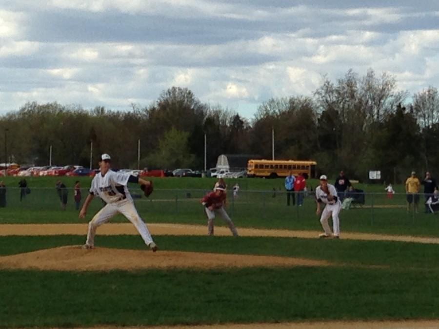 Varsity+junior+Mike+Pirrotta+throws+a+pitch+during+a+game+in+the+2015+season.