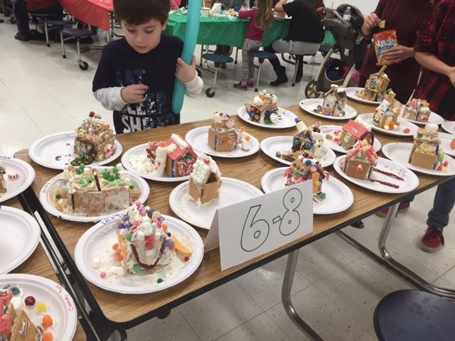 FTHS Hosts 3rd Annual Gingerbread House Party