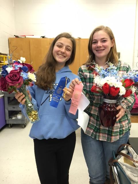 Alyssa Cavezza (left) places first in the Banquet Table category and Maddison Stein (right) places fourth in the Independence Day! category.