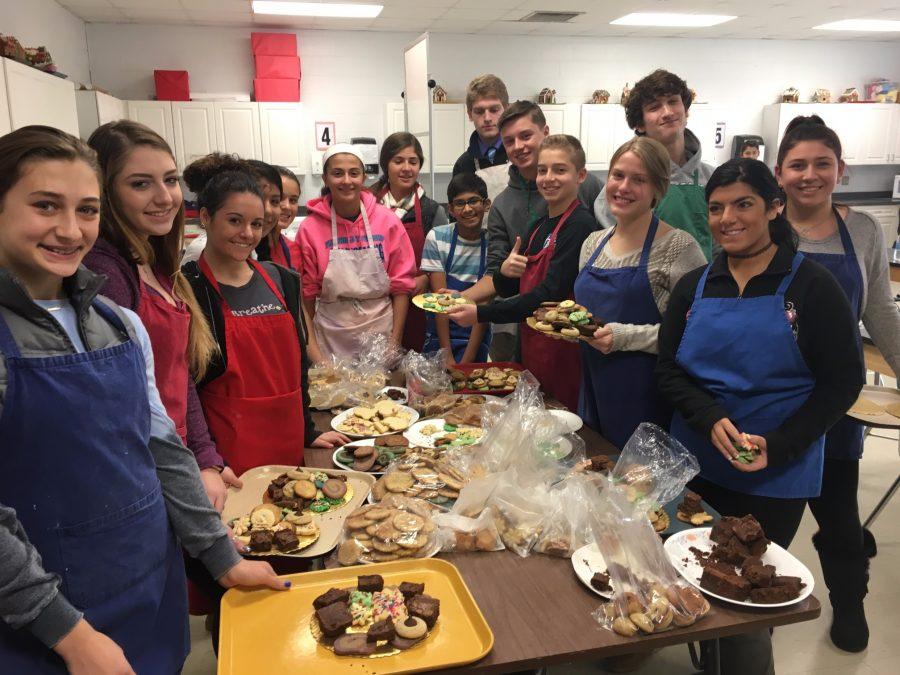 Students Bake and Decorate for the Holidays