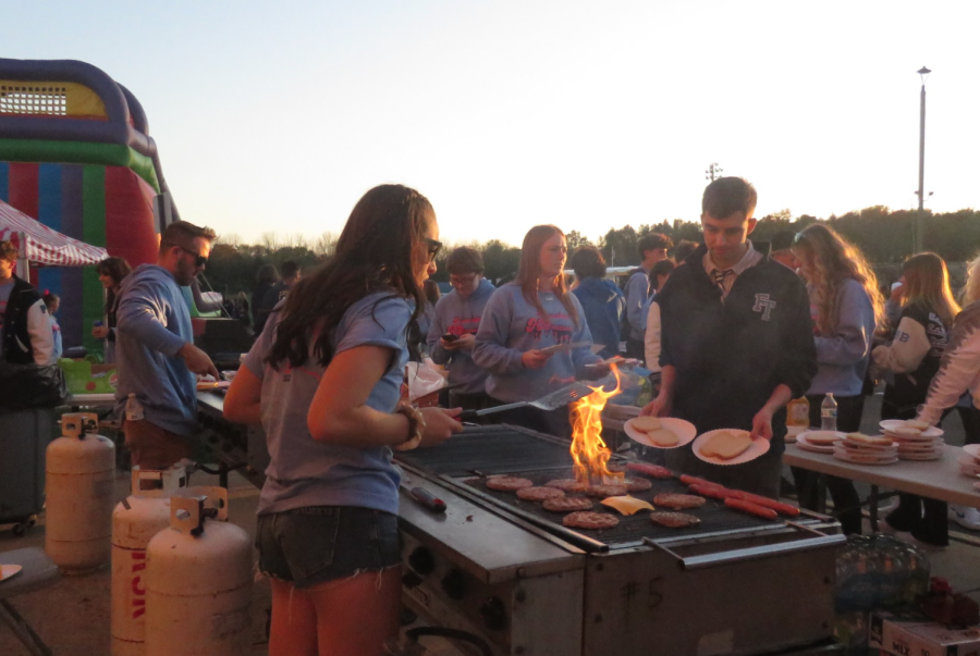 Food and Fun at the Homecoming Tailgate