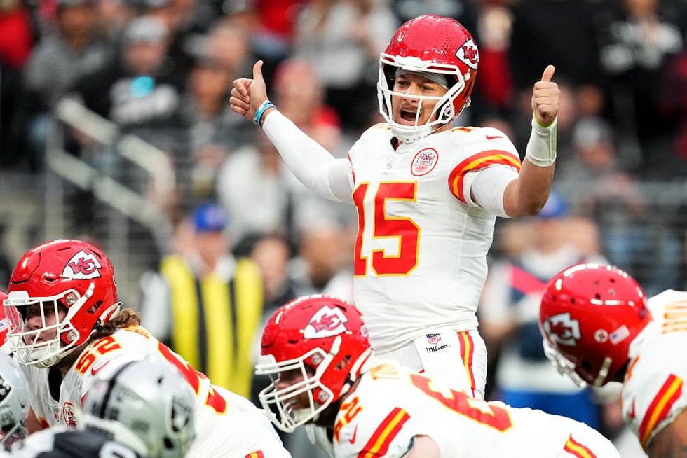 LAS VEGAS, NEVADA - JANUARY 07: Patrick Mahomes #15 of the Kansas City Chiefs signals at the line of scrimmage against the Las Vegas Raiders during the first half of the game at Allegiant Stadium on January 07, 2023 in Las Vegas, Nevada. (Photo by Chris Unger/Getty Images)